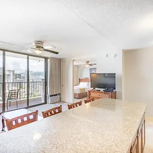  Apartment Deluxe Studio Near Waikiki Beach - Free Parking & Outdoor Pool